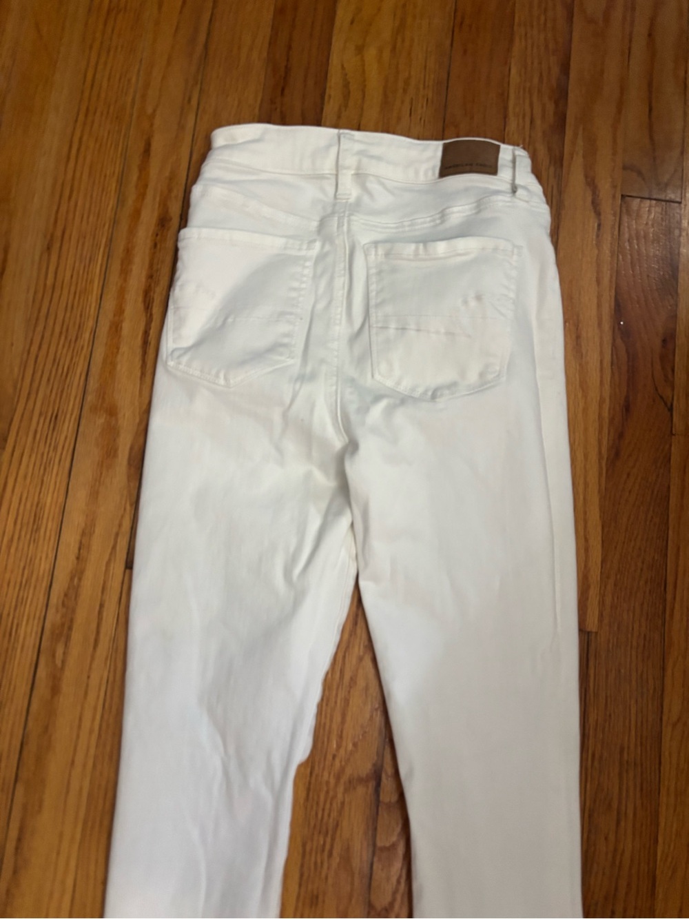 Women's White High-Rise Jeans American eagle size 2